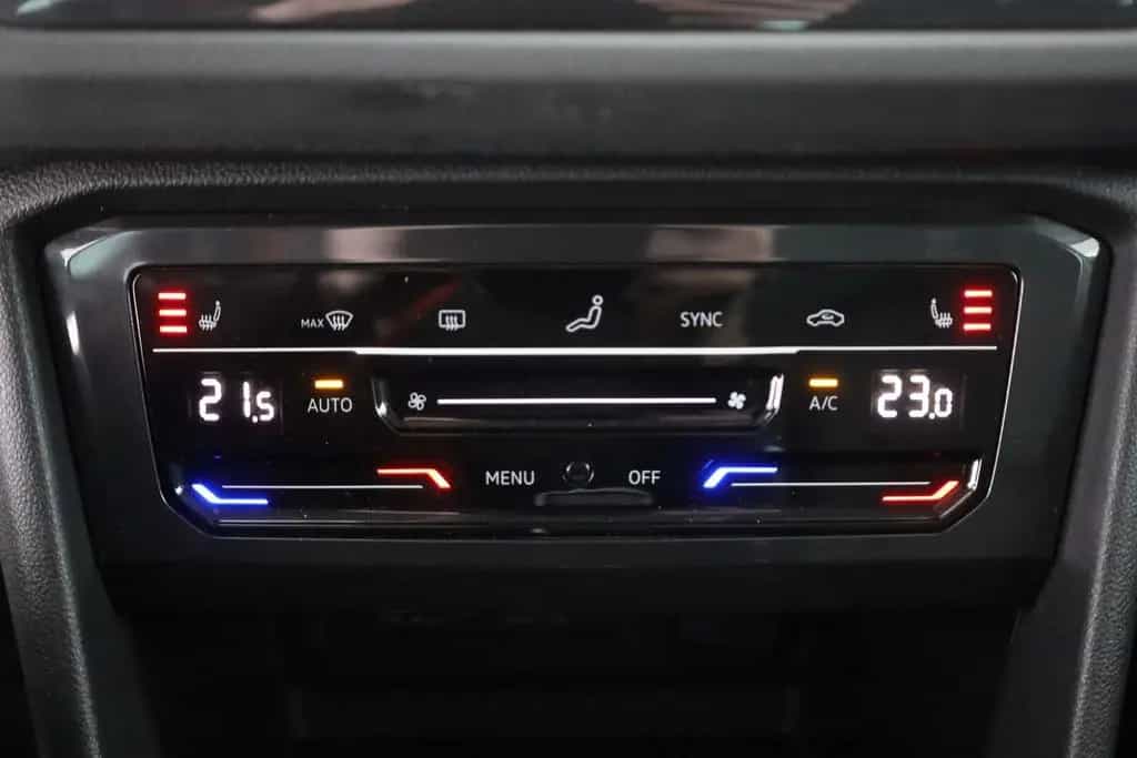 Volkswagen Tiguan 1.5 TSI LED ACC Navi Sitzheizung PDC AHK 11/2022-photo-11