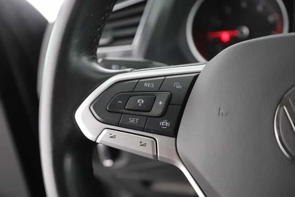 Volkswagen Tiguan 1.5 TSI LED ACC Navi Sitzheizung PDC AHK 11/2022-photo-14