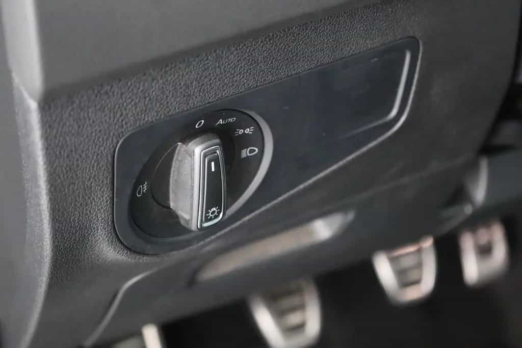Volkswagen Tiguan 1.5 TSI LED ACC Navi Sitzheizung PDC AHK 11/2022-photo-19
