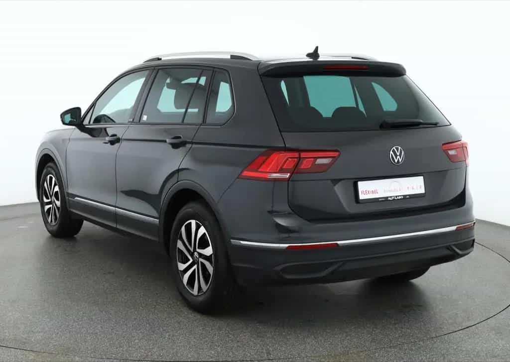 Volkswagen Tiguan 1.5 TSI LED ACC Navi Sitzheizung PDC AHK 11/2022-photo-2