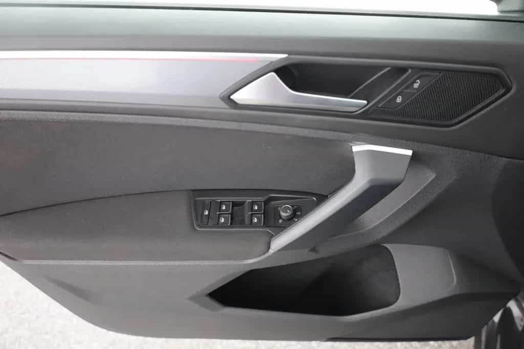 Volkswagen Tiguan 1.5 TSI LED ACC Navi Sitzheizung PDC AHK 11/2022-photo-20