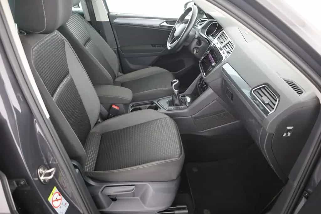 Volkswagen Tiguan 1.5 TSI LED ACC Navi Sitzheizung PDC AHK 11/2022-photo-22