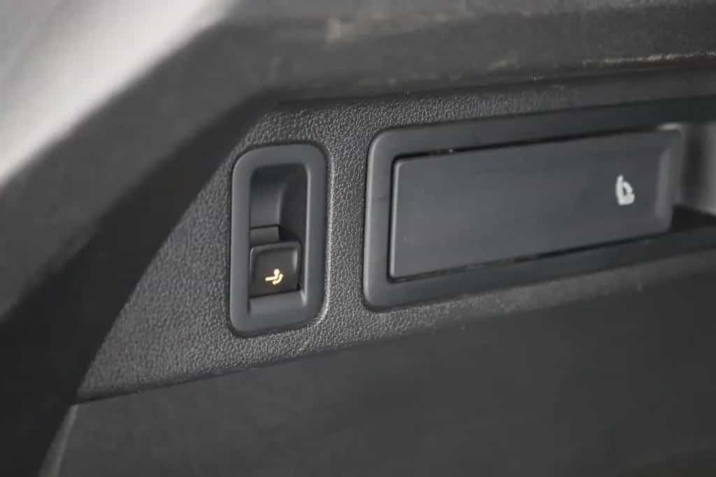 Volkswagen Tiguan 1.5 TSI LED ACC Navi Sitzheizung PDC AHK 11/2022-photo-25