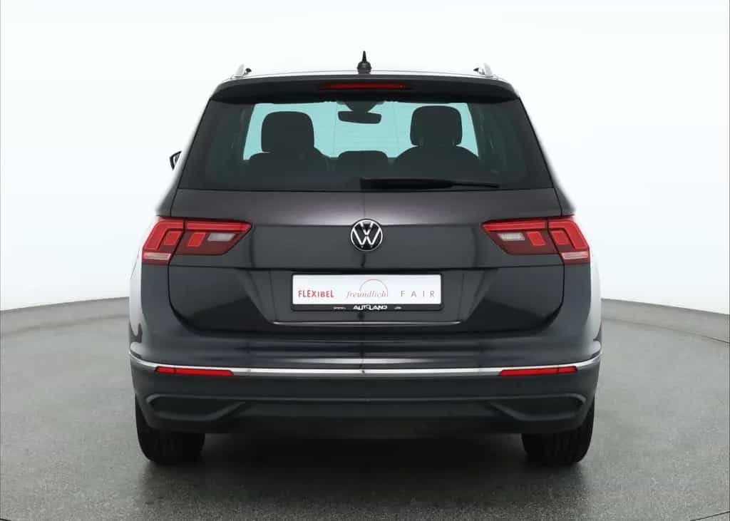 Volkswagen Tiguan 1.5 TSI LED ACC Navi Sitzheizung PDC AHK 11/2022-photo-3