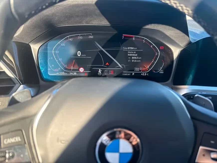 BMW 320 i Aut. Sport Line LED* HiFi* AHK* Glasdach* 01/2020-photo-13