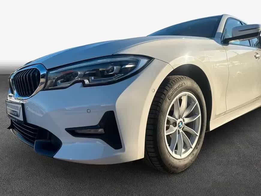 BMW 320 i Aut. Sport Line LED* HiFi* AHK* Glasdach* 01/2020-photo-6