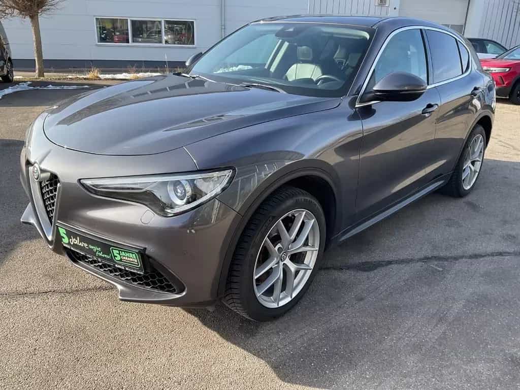 Alfa Romeo Stelvio 2.0 Turbo 16V First Edition **ALLRAD** 05/2017-photo-1