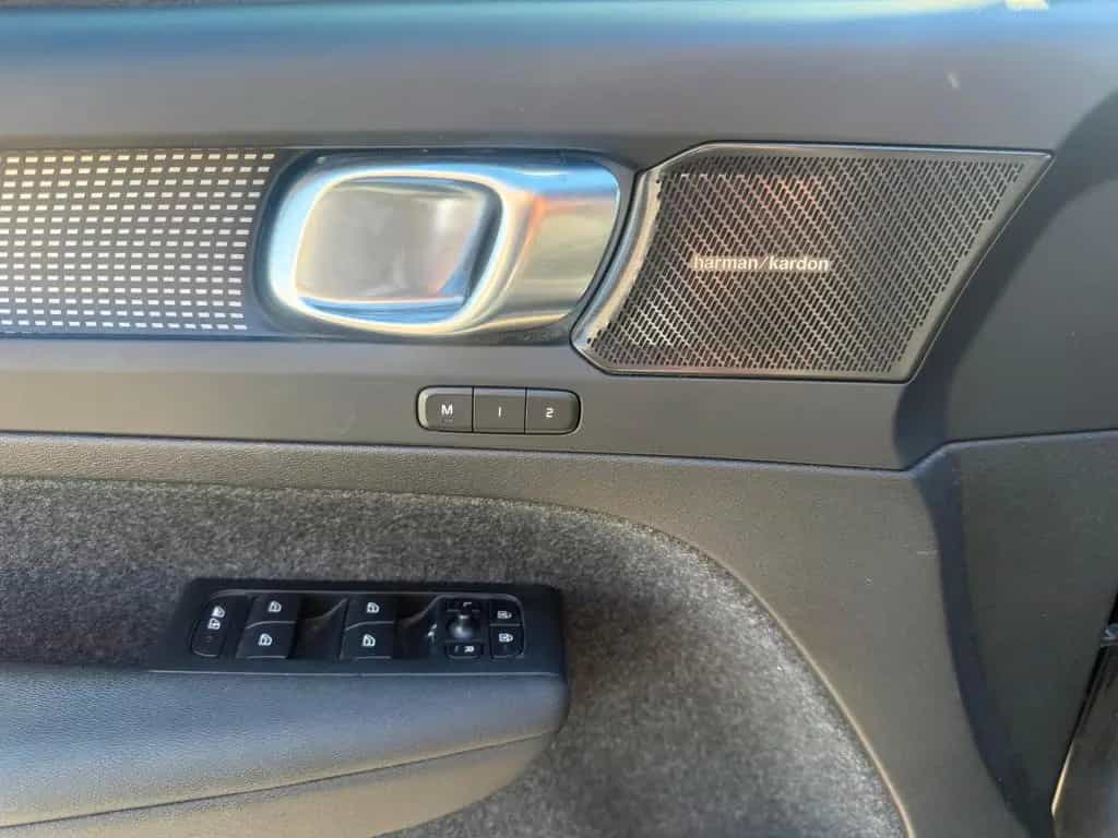 Volvo XC40 B4 Plus Dark AUTOMATIK*LEDER* 12/2022-photo-11