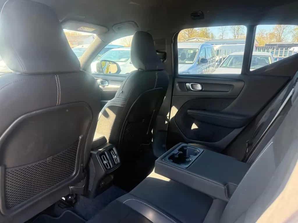 Volvo XC40 B4 Plus Dark AUTOMATIK*LEDER* 12/2022-photo-22