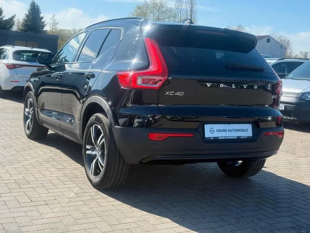 Volvo XC40 B4 Plus Dark AUTOMATIK*LEDER* 12/2022-photo-4