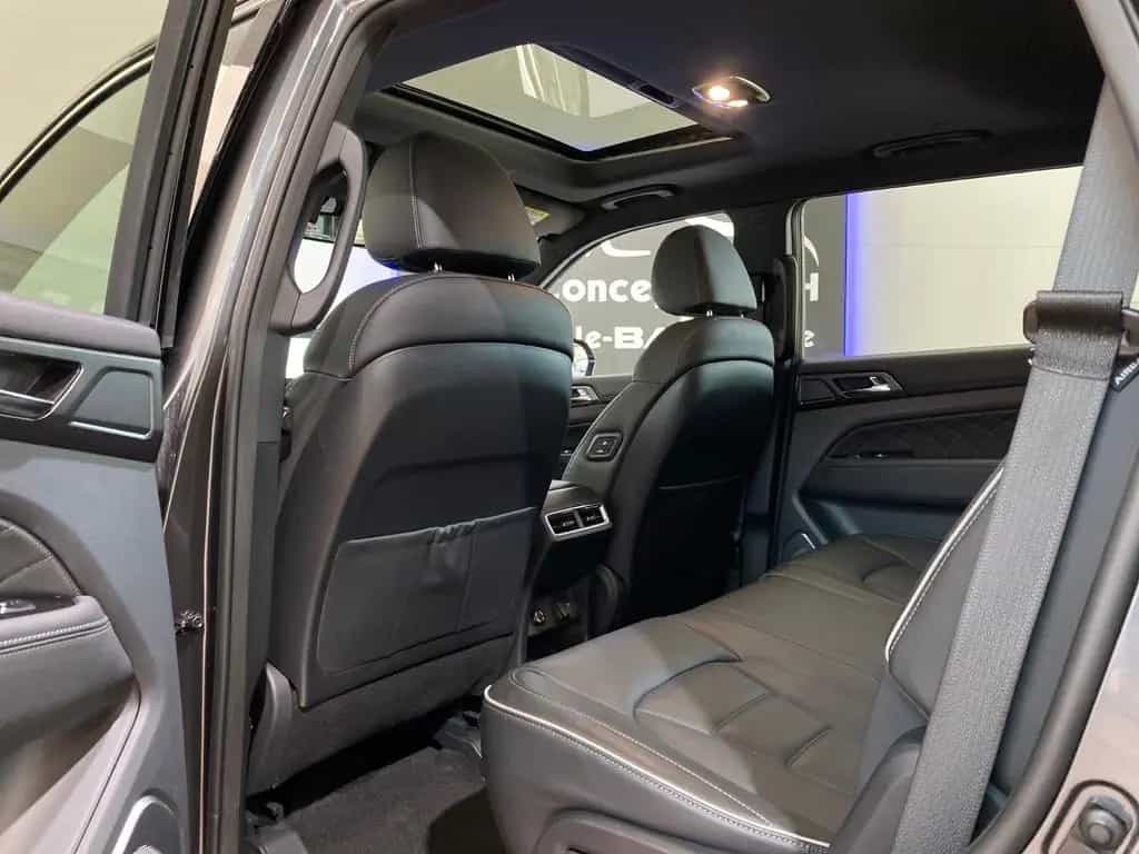 Ssangyong REXTON Sapphire Leder*ACC*360°*AHK 3,5t 09/2023-photo-37