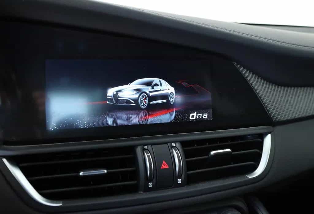 Alfa Romeo Giulia Quadrifoglio 520PS*Facelift*Matrix*ACC 02/2024-photo-18