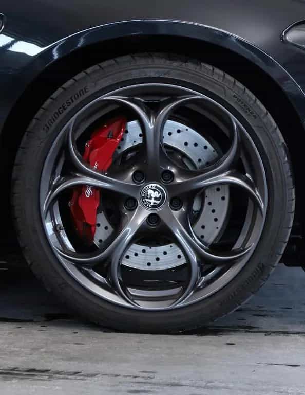Alfa Romeo Giulia Quadrifoglio 520PS*Facelift*Matrix*ACC 02/2024-photo-28