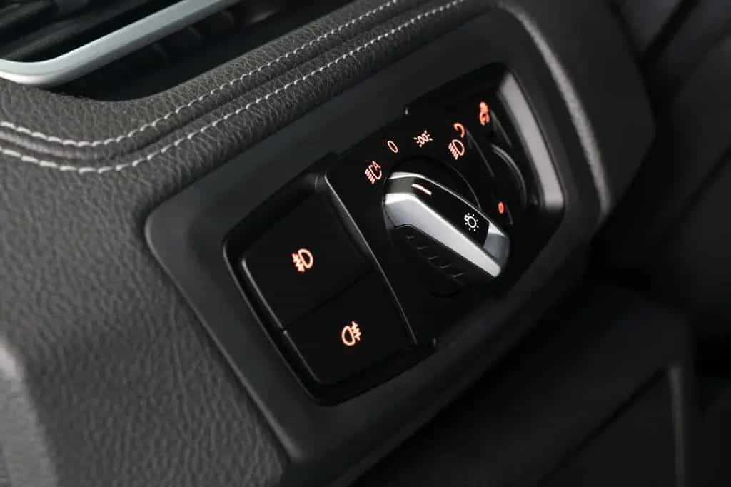 BMW 2 Series 218i Active Tourer Sport Line LED PANO HUD 17" 02/2019-photo-15