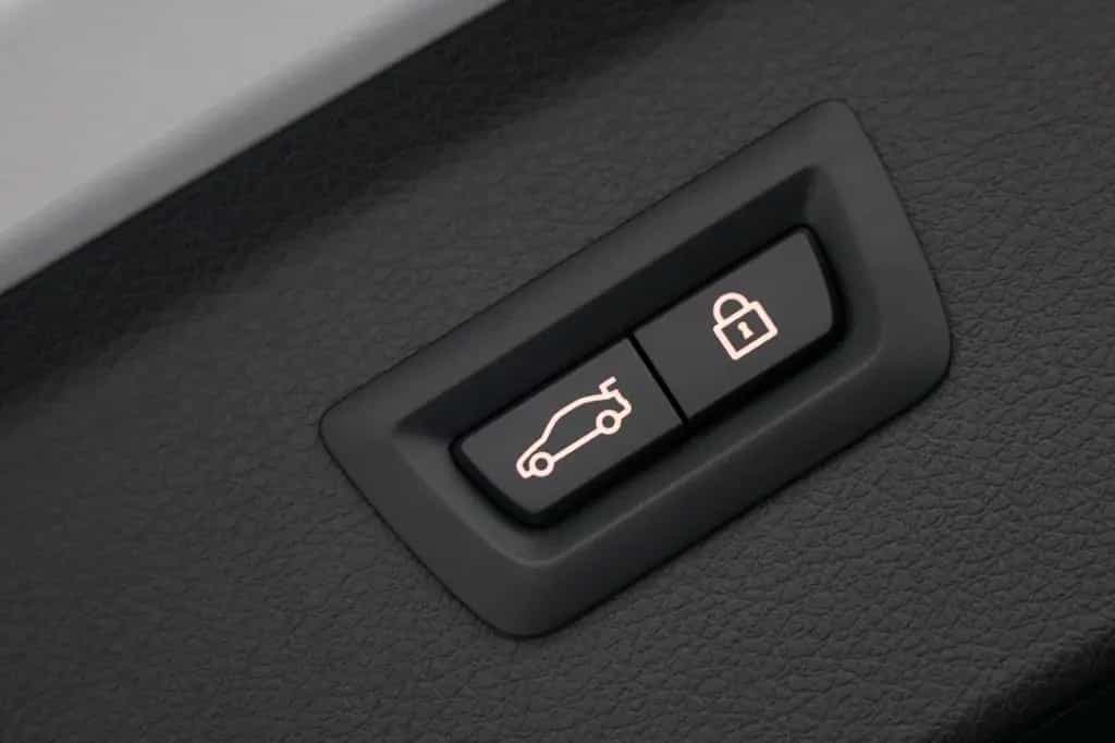 BMW 2 Series 218i Active Tourer Sport Line LED PANO HUD 17" 02/2019-photo-20