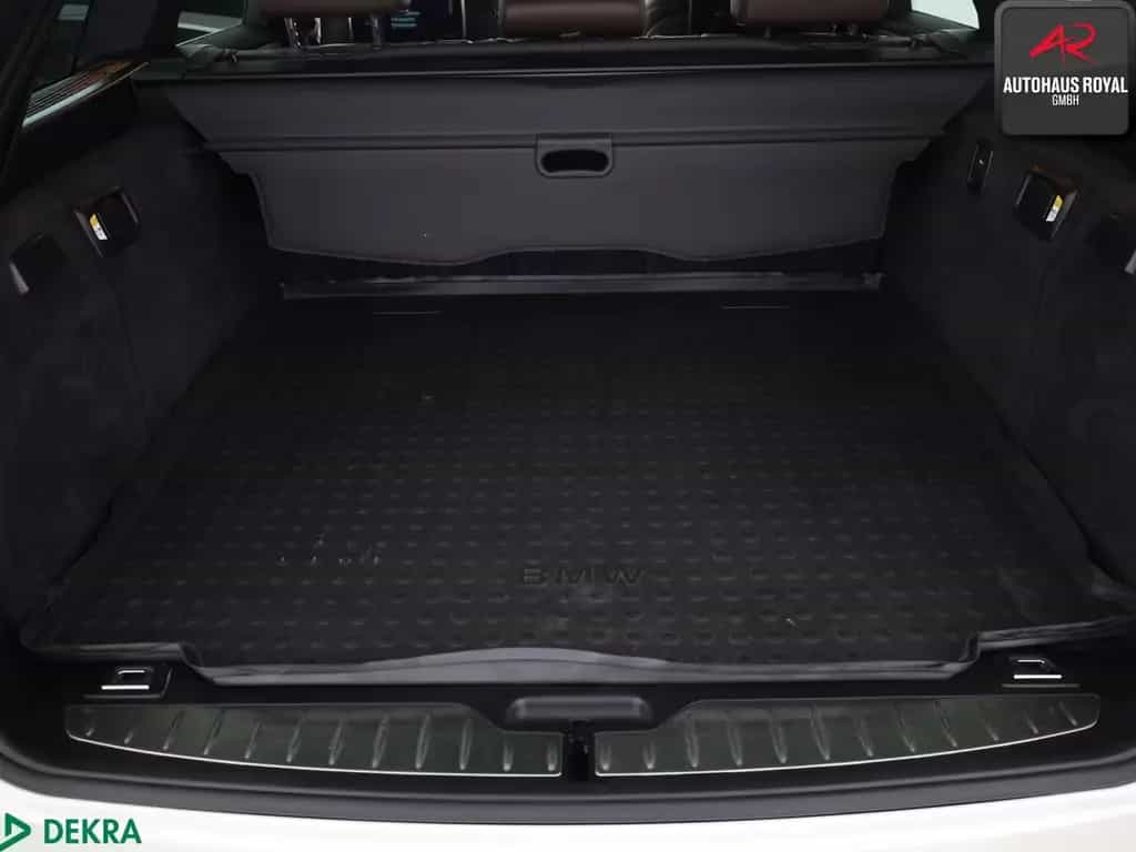 BMW M550 d T xDrive SHADOW FOND-TV,SOFTCLOSE,360G,SH 04/2016-photo-11