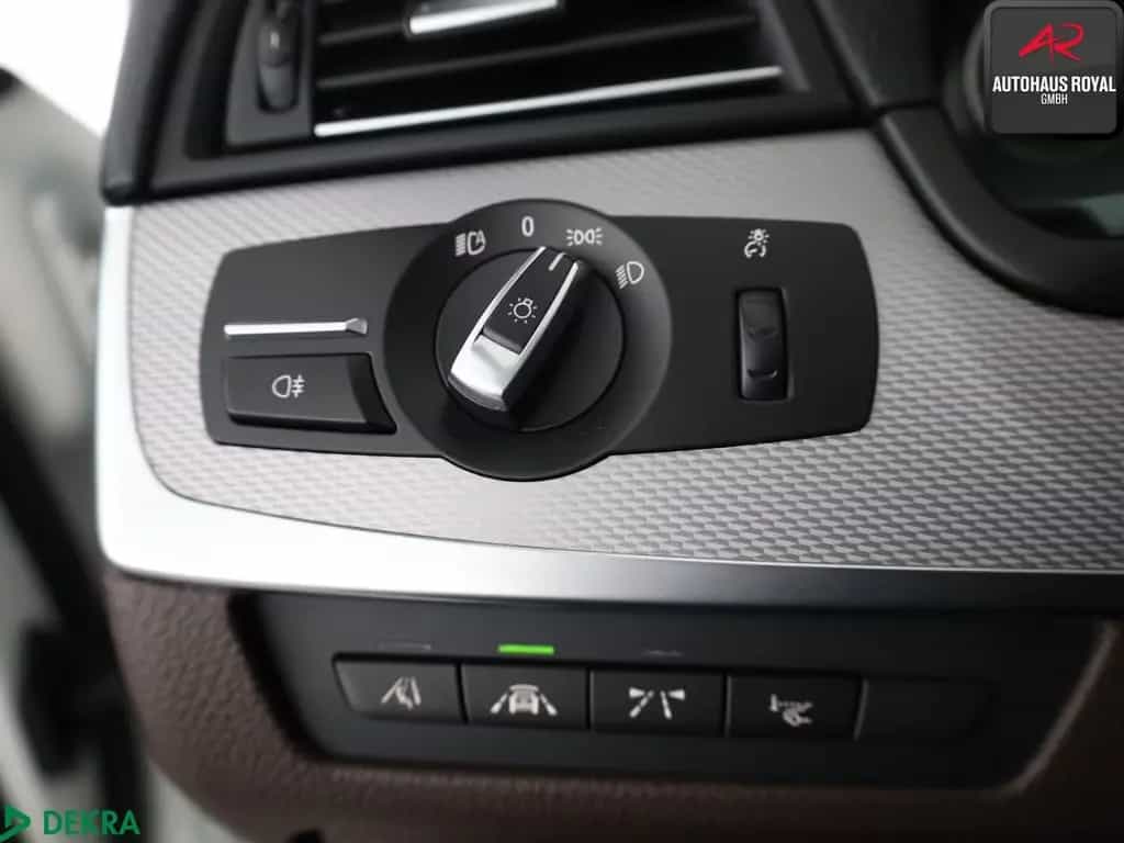 BMW M550 d T xDrive SHADOW FOND-TV,SOFTCLOSE,360G,SH 04/2016-photo-13