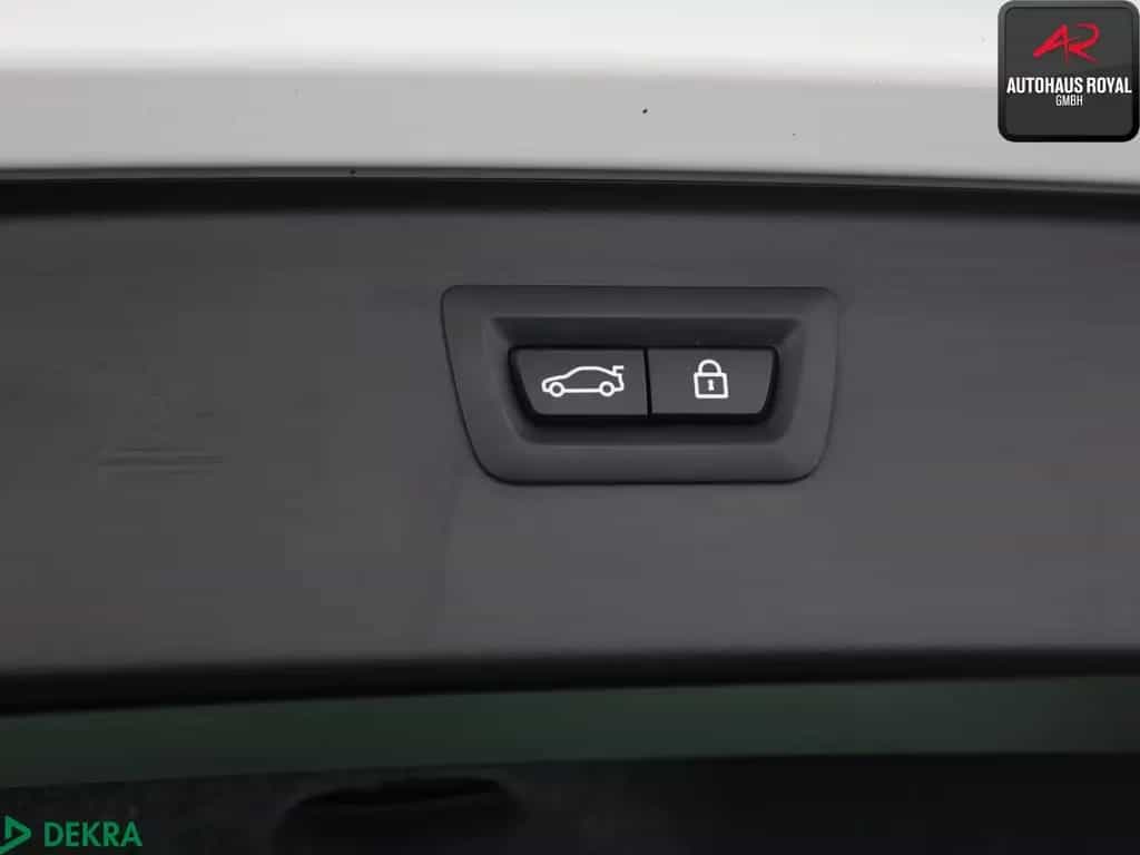 BMW M550 d T xDrive SHADOW FOND-TV,SOFTCLOSE,360G,SH 04/2016-photo-23