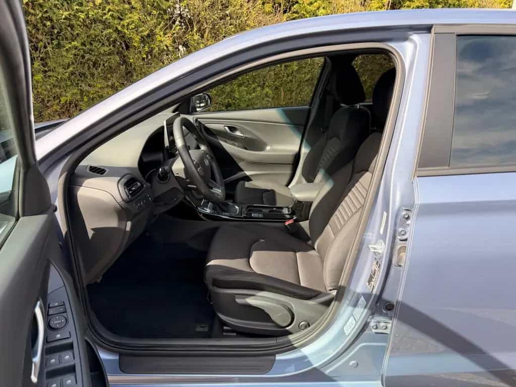 Hyundai i30 Advantage NAVLI LED SPUR KLIMAAUTO KAMERA 03/2025-photo-13