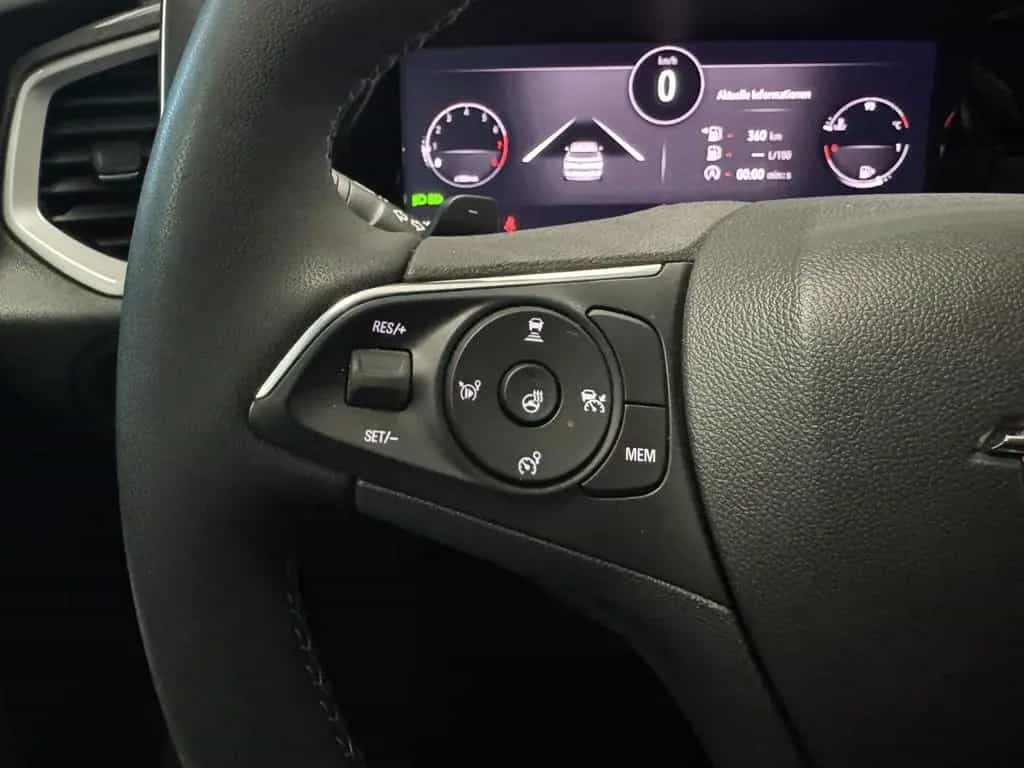 Opel Grandland (X) 1.2 Ultimate LED*360Grad*Navi 07/2024-photo-13