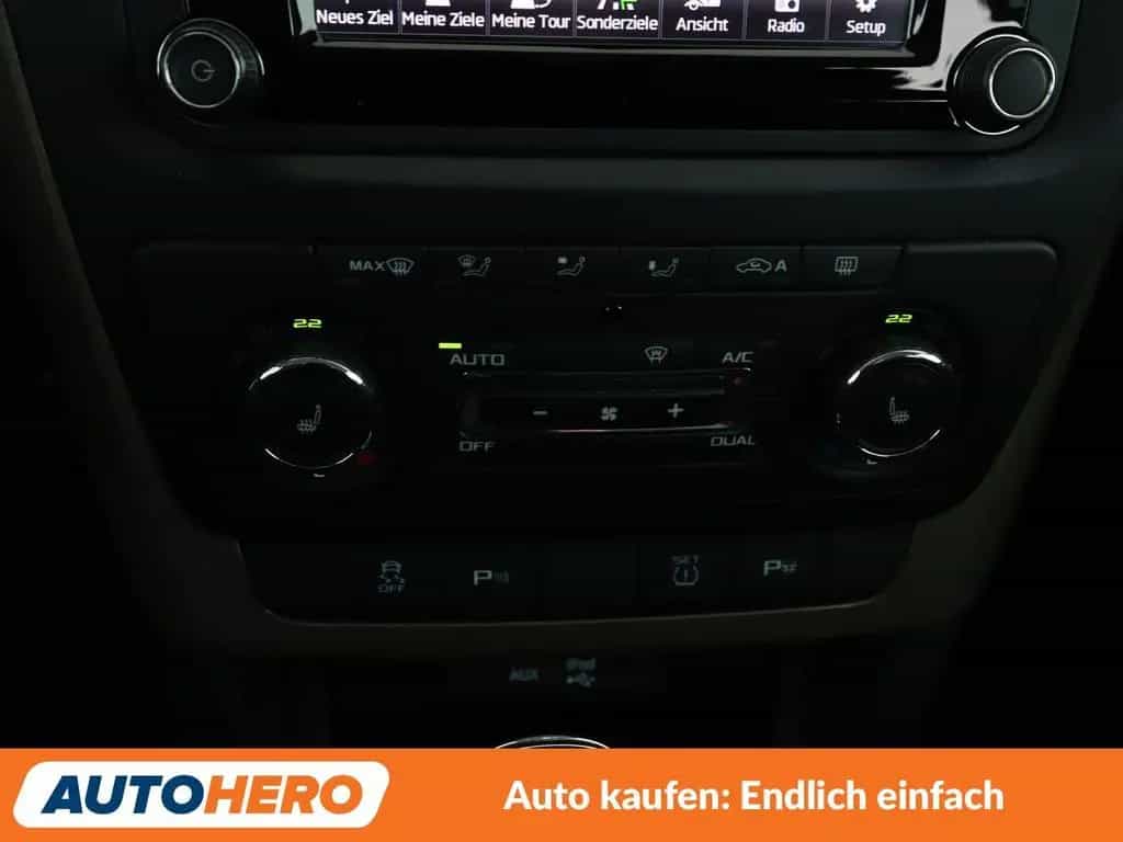 Skoda Yeti 1.4 TSI Elegance Aut.*NAVI*XENON*PDC*SHZ* 01/2015-photo-22