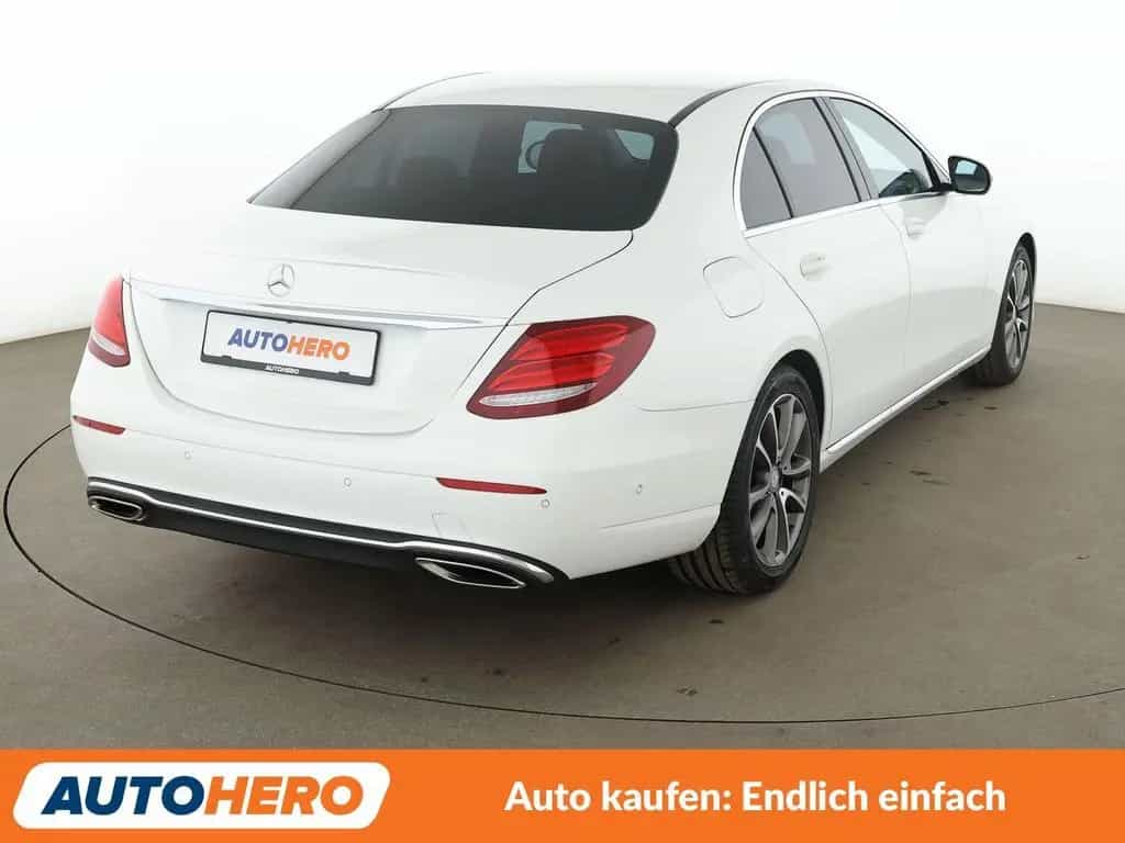 Mercedes-Benz E-Class 250 Avantgarde Aut.*LED*NAVI*ACC*CAM*PDC*SHZ* 10/2016-photo-5