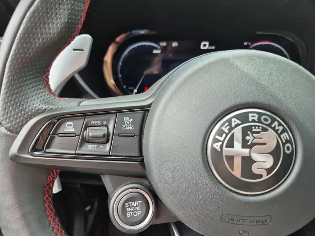 Alfa Romeo Giulia Competizione Q4 LED Leder Navi Rückfahrka 09/2023-photo-20