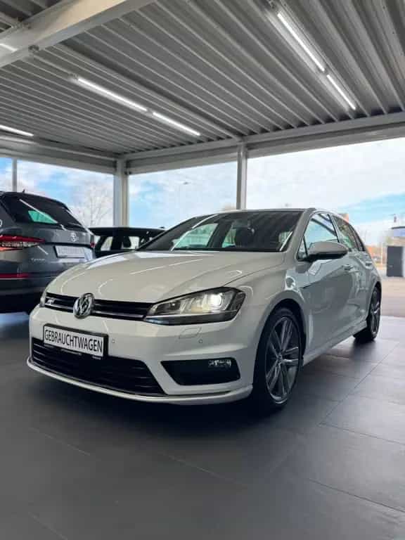Volkswagen Golf 03/2016-photo-1