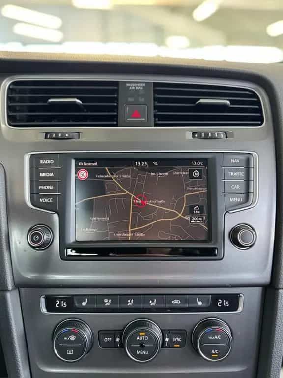 Volkswagen Golf 03/2016-photo-12