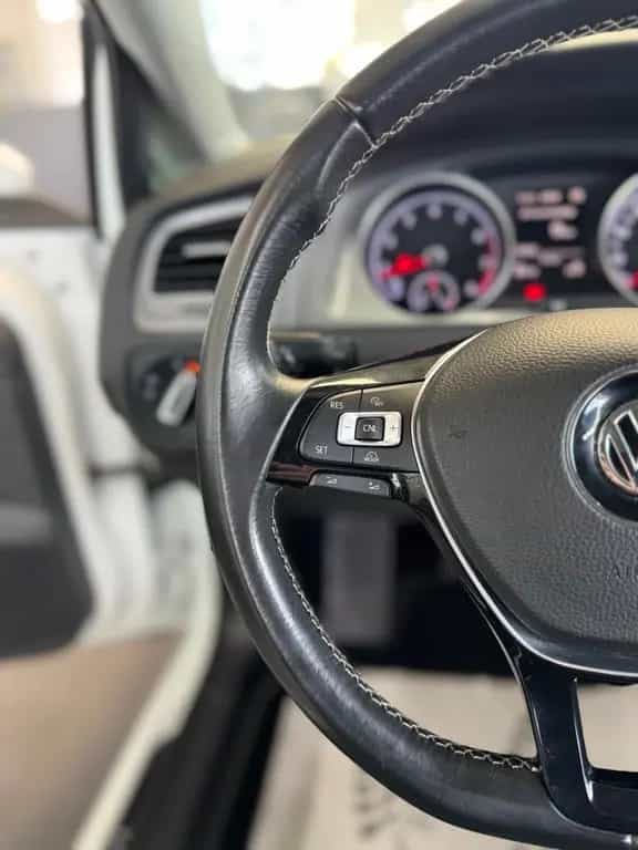 Volkswagen Golf 03/2016-photo-16