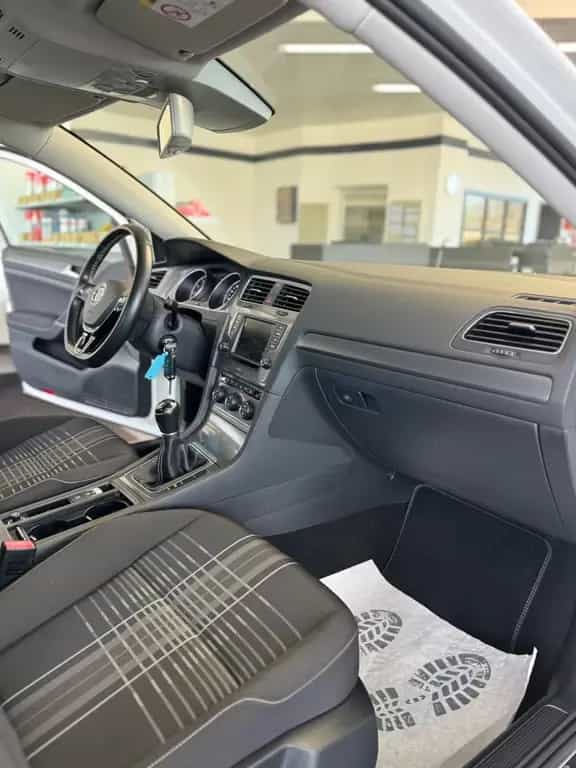 Volkswagen Golf 03/2016-photo-9