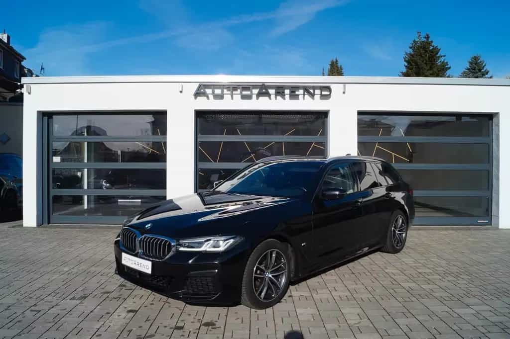 BMW 5 Series 520d xDrive M Sport *Driving Assist, Keyless* 11/2022-photo-0