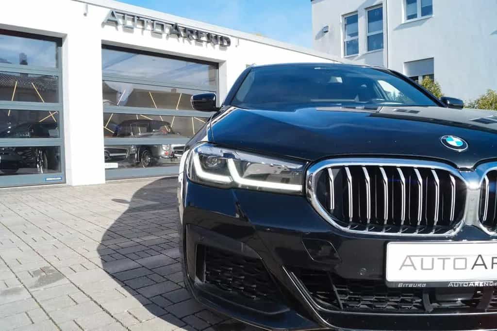 BMW 5 Series 520d xDrive M Sport *Driving Assist, Keyless* 11/2022-photo-10