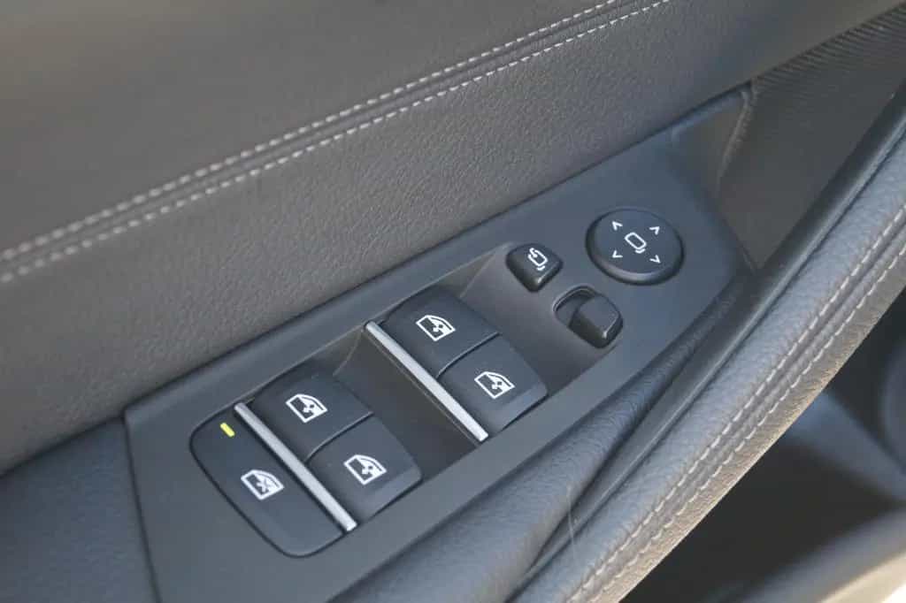 BMW 5 Series 520d xDrive M Sport *Driving Assist, Keyless* 11/2022-photo-15