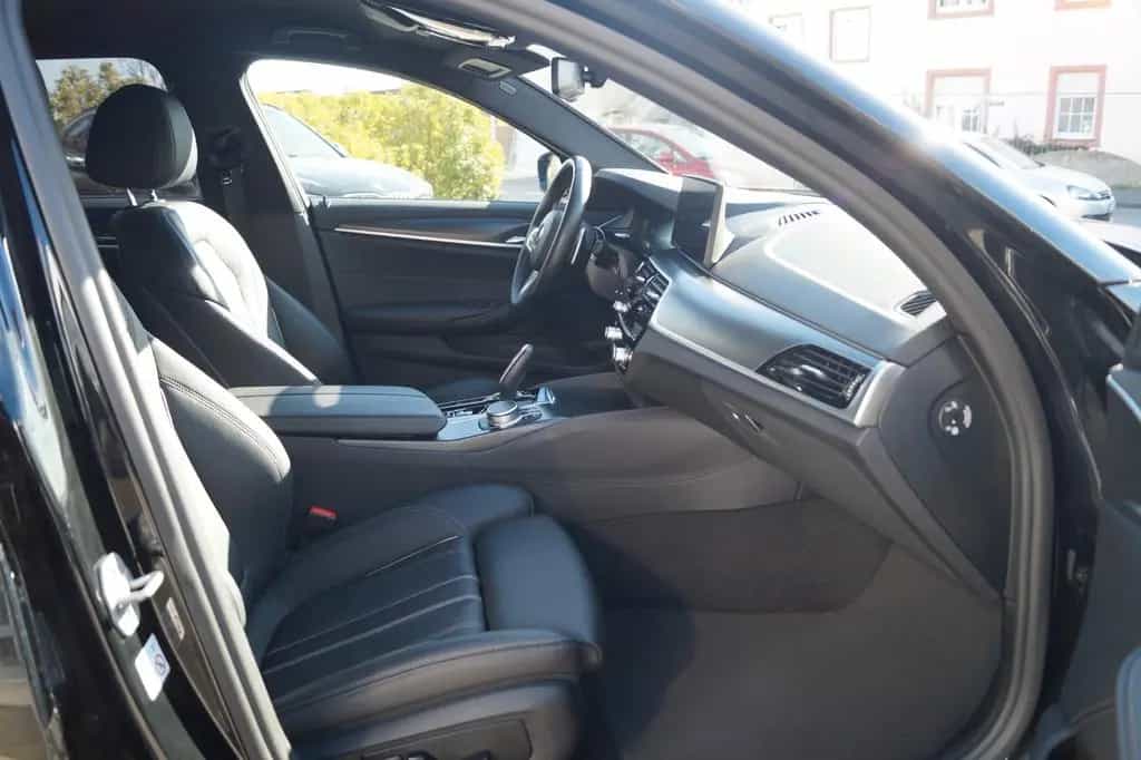 BMW 5 Series 520d xDrive M Sport *Driving Assist, Keyless* 11/2022-photo-20