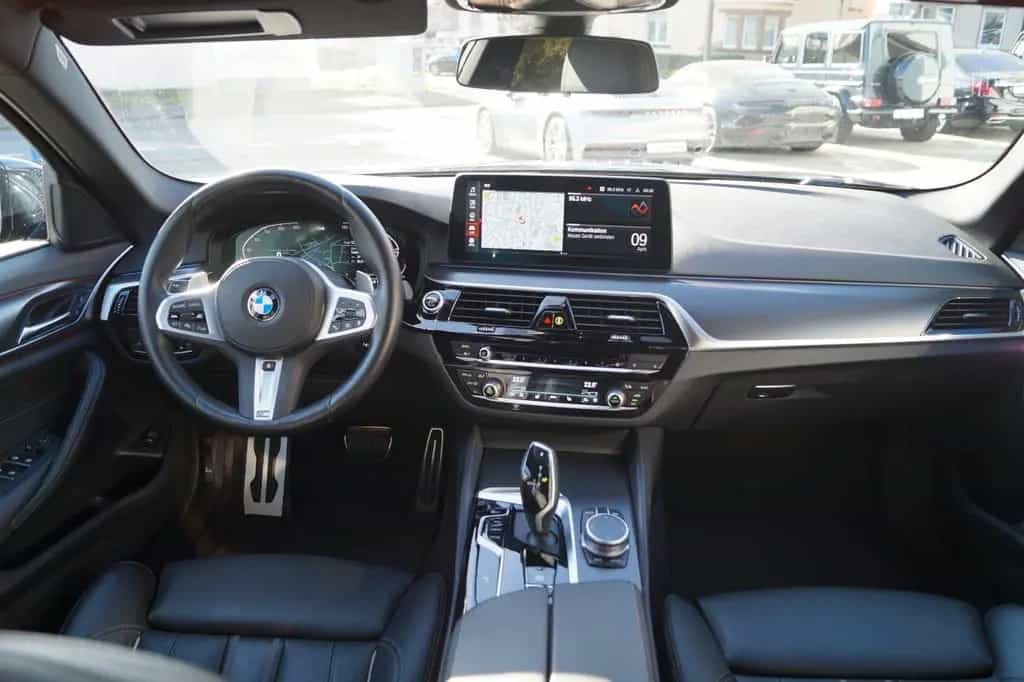 BMW 5 Series 520d xDrive M Sport *Driving Assist, Keyless* 11/2022-photo-21