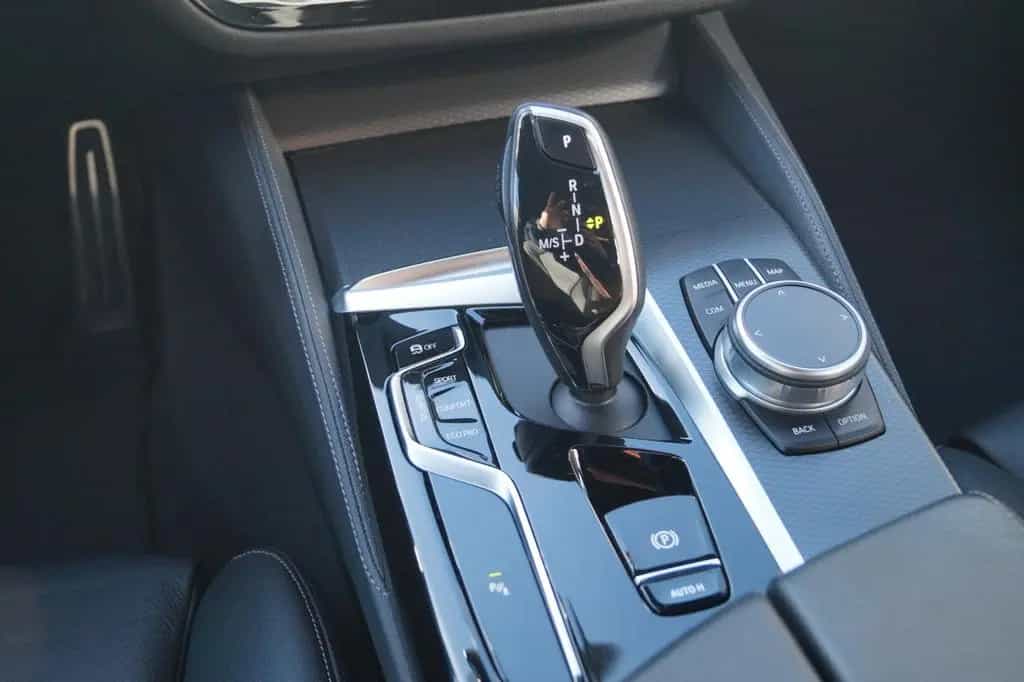 BMW 5 Series 520d xDrive M Sport *Driving Assist, Keyless* 11/2022-photo-23