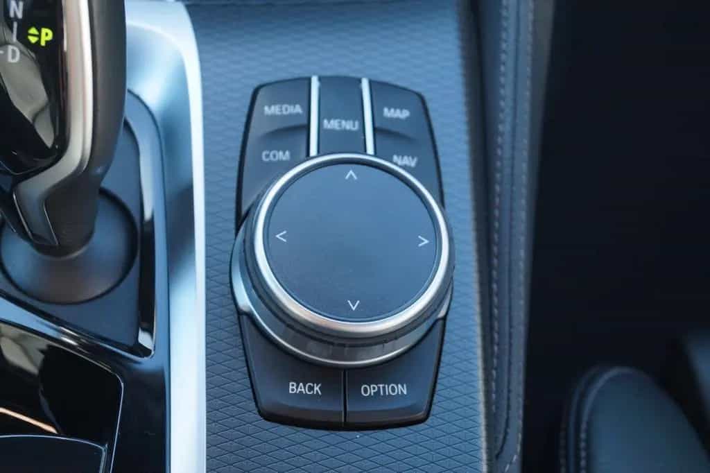 BMW 5 Series 520d xDrive M Sport *Driving Assist, Keyless* 11/2022-photo-24