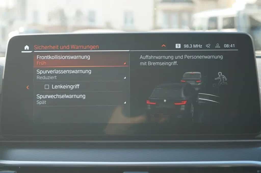 BMW 5 Series 520d xDrive M Sport *Driving Assist, Keyless* 11/2022-photo-30