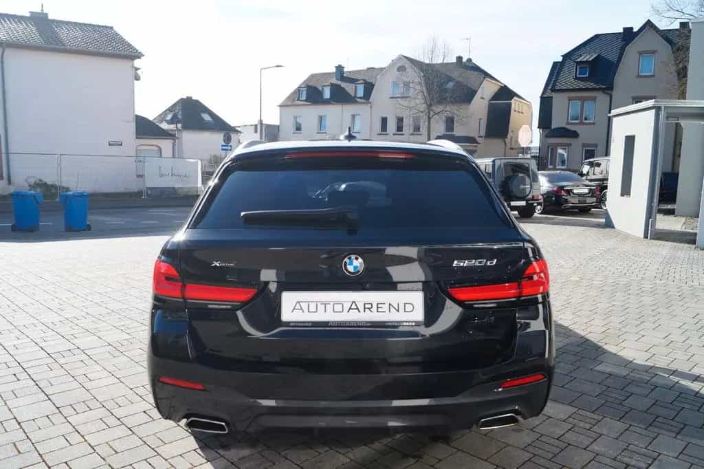 BMW 5 Series 520d xDrive M Sport *Driving Assist, Keyless* 11/2022-photo-4