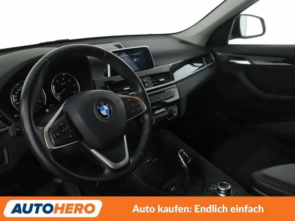 BMW X1 xDrive 18 d Sport Line AHK PDC SHZ NAVI BT 07/2018-photo-10