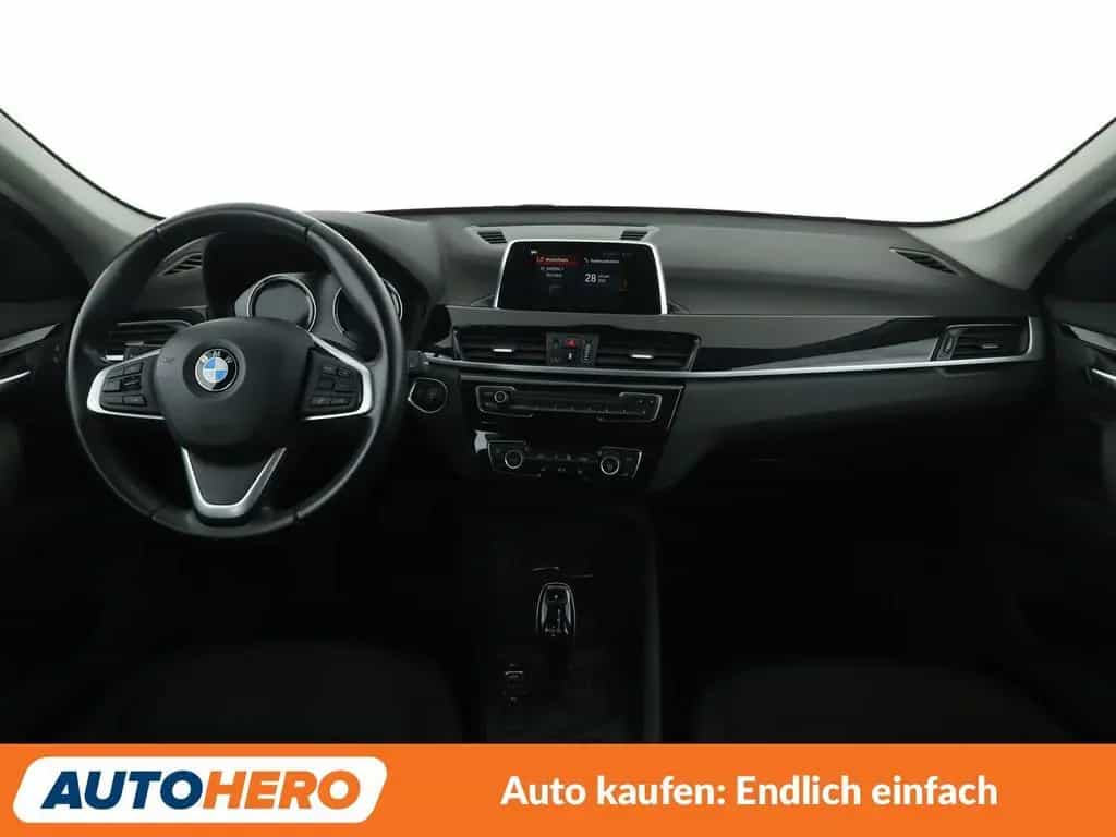 BMW X1 xDrive 18 d Sport Line AHK PDC SHZ NAVI BT 07/2018-photo-11