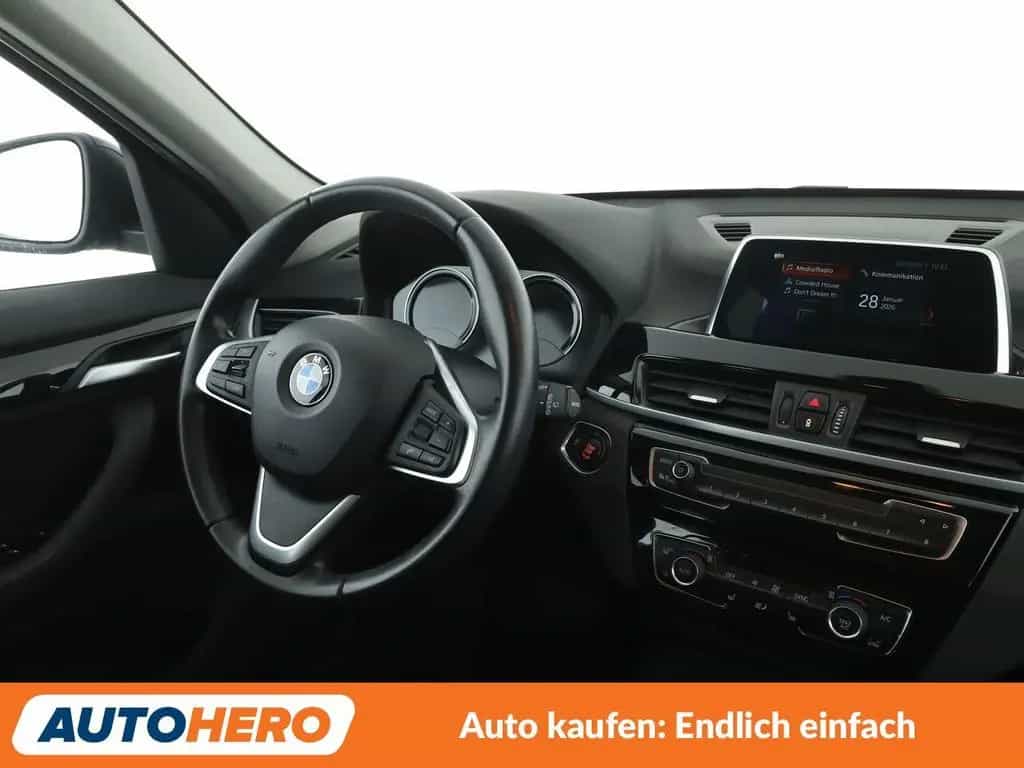 BMW X1 xDrive 18 d Sport Line AHK PDC SHZ NAVI BT 07/2018-photo-12
