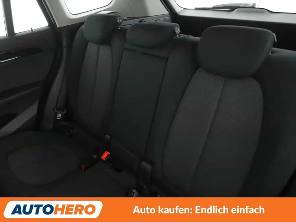 BMW X1 xDrive 18 d Sport Line AHK PDC SHZ NAVI BT 07/2018-photo-13