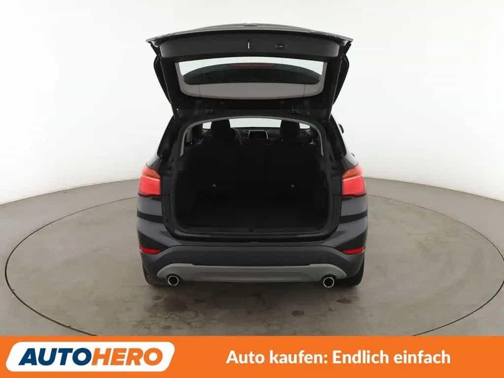 BMW X1 xDrive 18 d Sport Line AHK PDC SHZ NAVI BT 07/2018-photo-16
