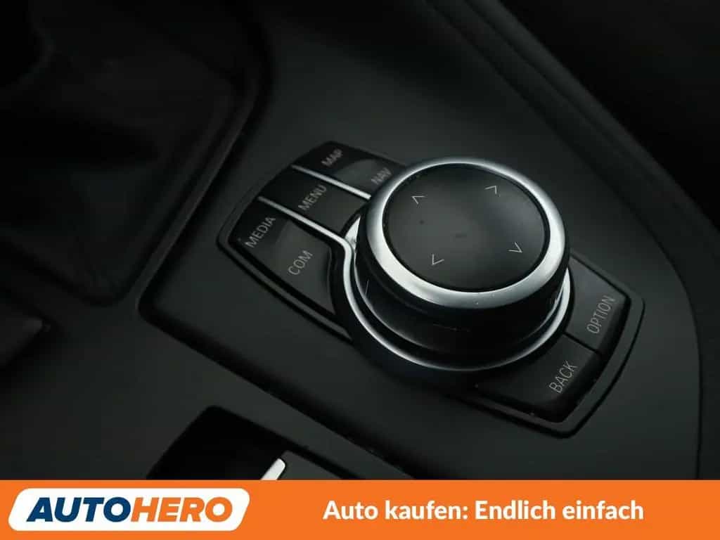 BMW X1 xDrive 18 d Sport Line AHK PDC SHZ NAVI BT 07/2018-photo-26