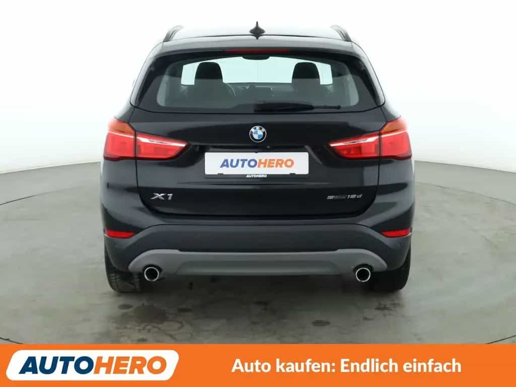 BMW X1 xDrive 18 d Sport Line AHK PDC SHZ NAVI BT 07/2018-photo-4