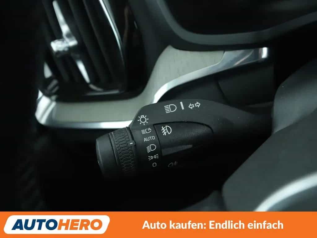 Volvo V60 2.0 B4 Inscription Aut.*NAVI*LED*TEMPO*CAM* 04/2021-photo-26