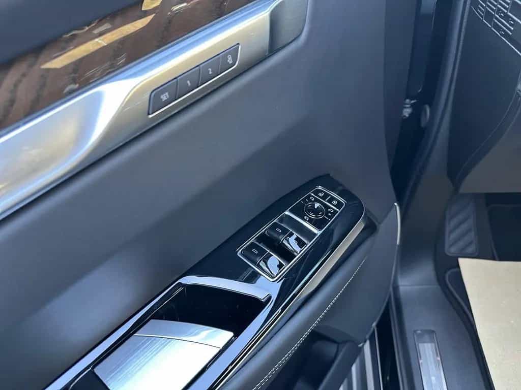 Cadillac Escalade ESV Sport Platinum 2026 24" Execut.Seat null-photo-15
