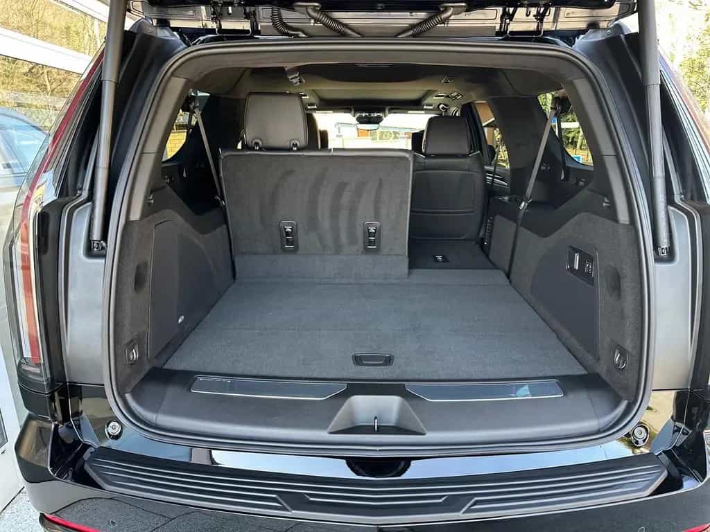 Cadillac Escalade ESV Sport Platinum 2026 24" Execut.Seat null-photo-38